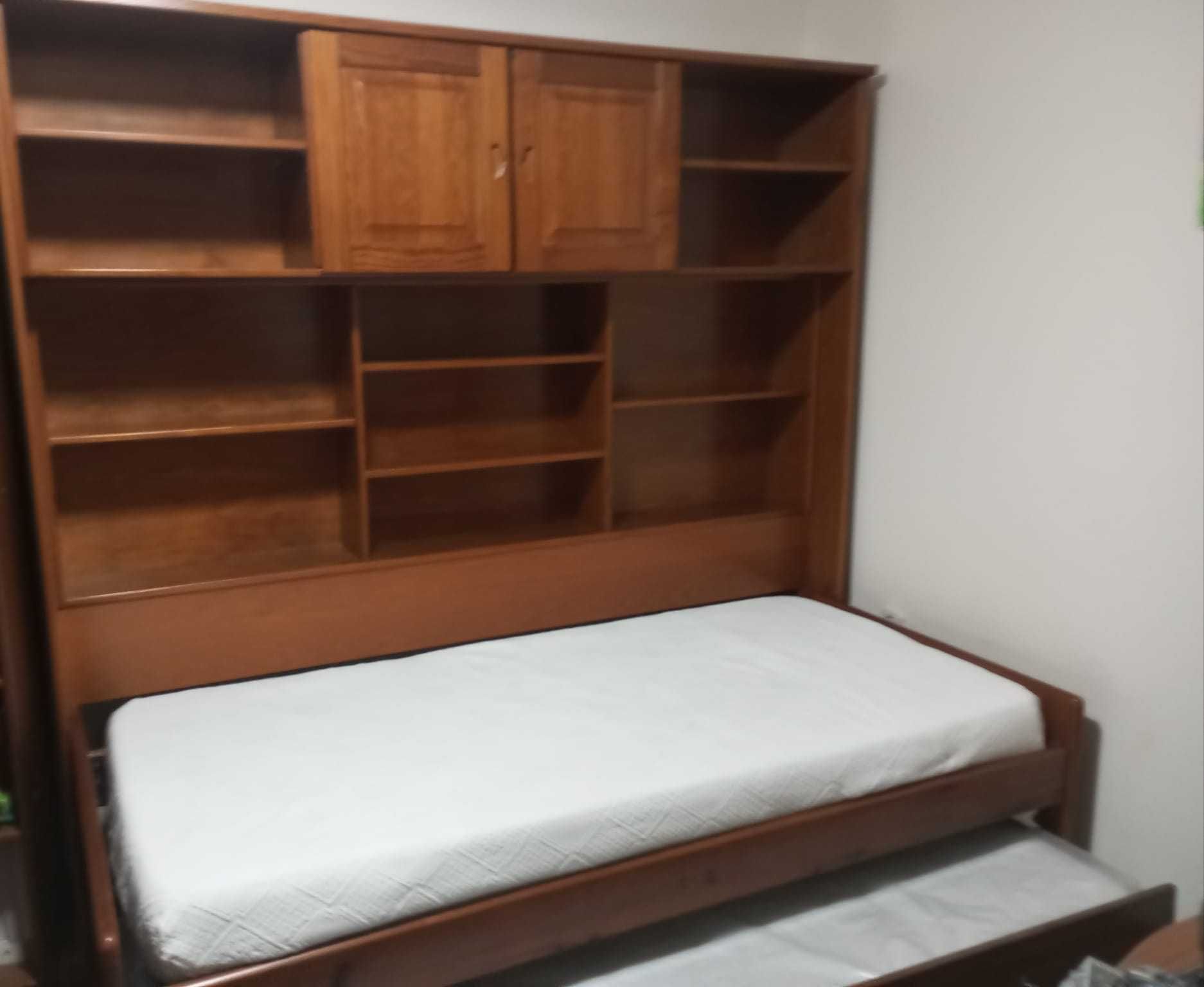 Quarto estúdio criança/solteiro com secretária