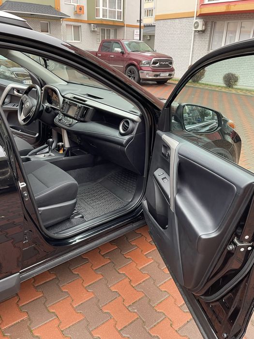 Продам Toyota RAV-4 2018 року