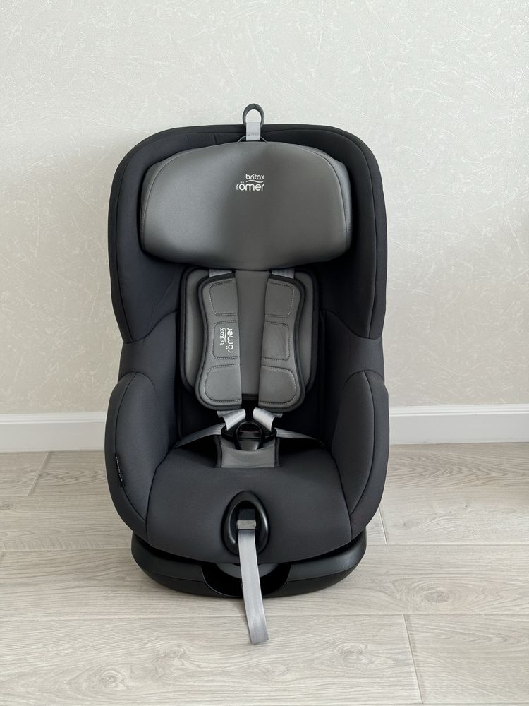 Автокрісло Britax Römer TRIFIX2 i-SIZE (Storm Grey)