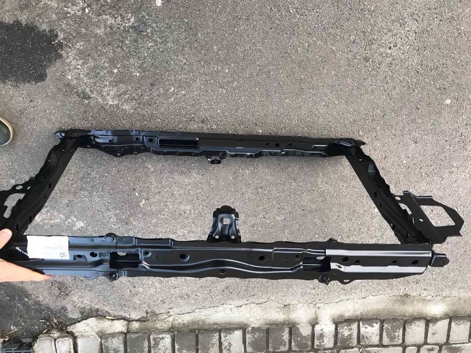 Передняя панель телевизор капот Тойота Рав4 Toyota RAV4 с 2016 года
