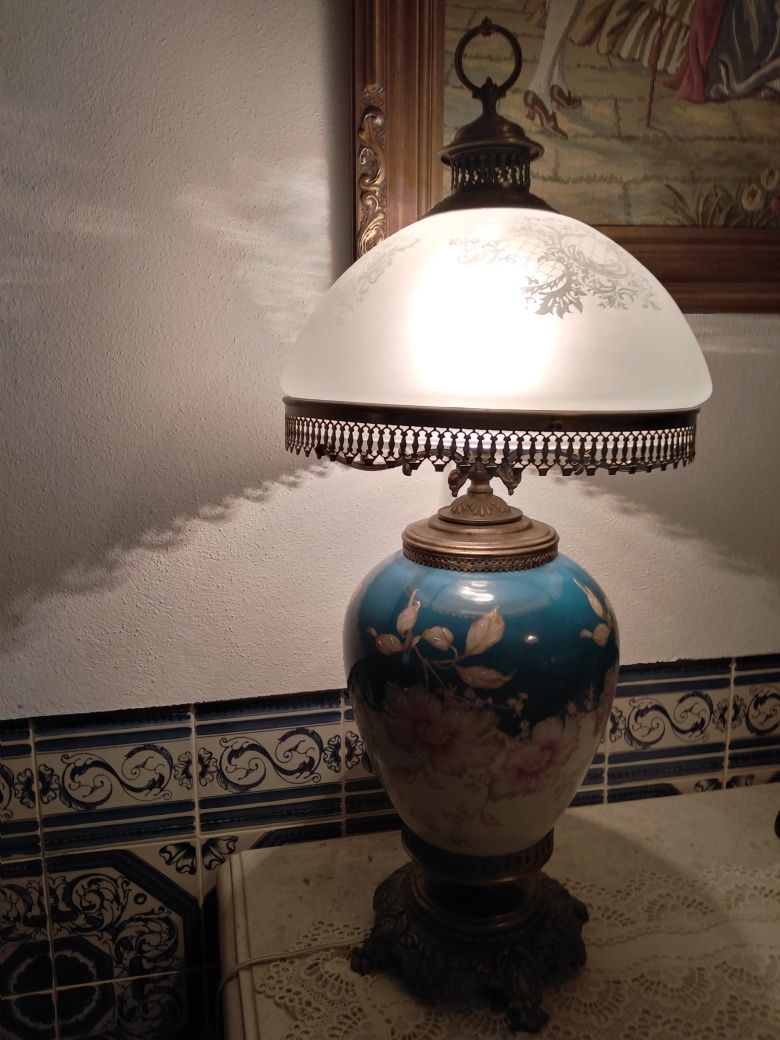 Candeeiro de Porcelana Vista Alegre e Bronze