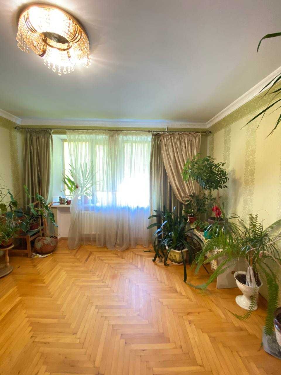 Продаж 4-кімнатної квартири