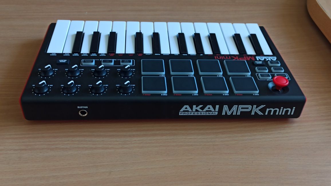 MIDI-контролер Akai MPK Mini MK2