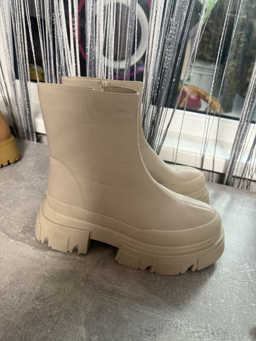 Взуття нове Bershka 38 розмір