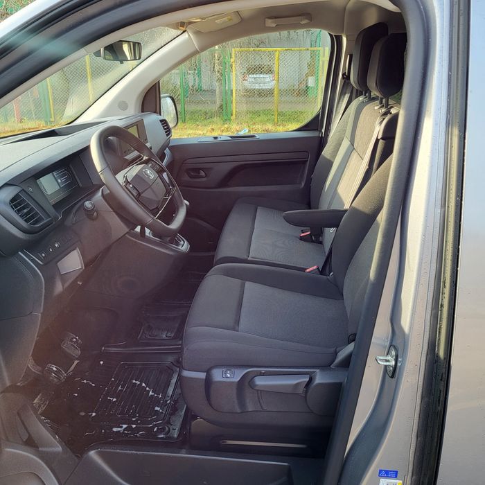 Wynajem busa 9os. Z kierowcą lub bez