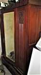 movel- guarda roupa antigo