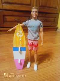 Barbie Ken z deską surfingową
