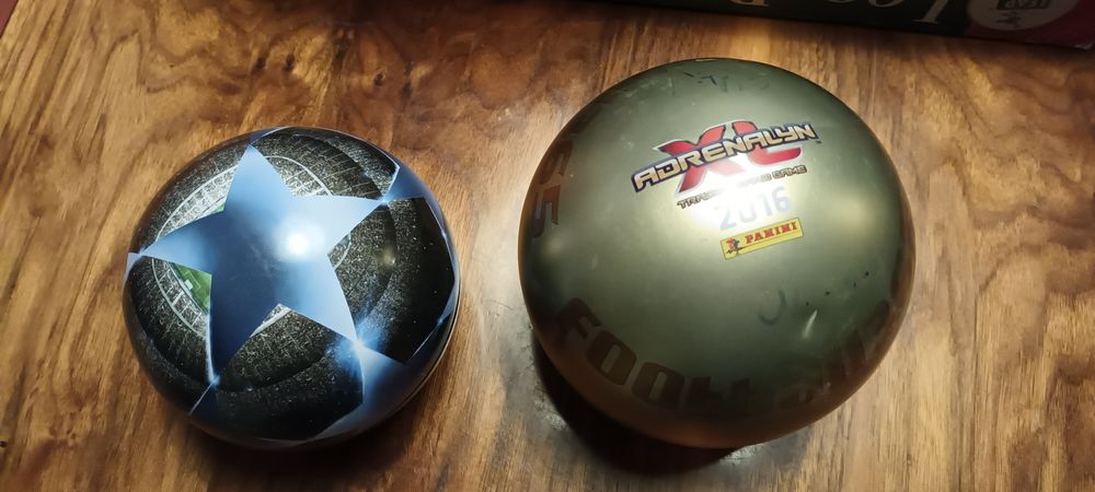 Puszki na karty piłkarzy kolekcja