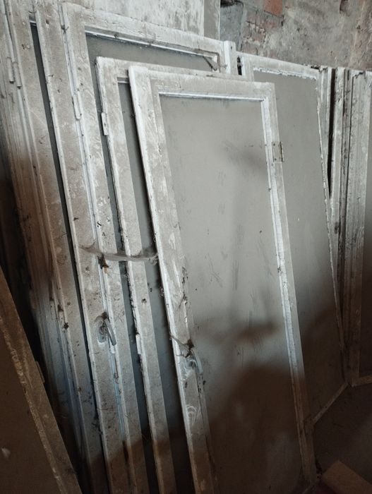 Stolarka okienna drewniana 60 sztuk