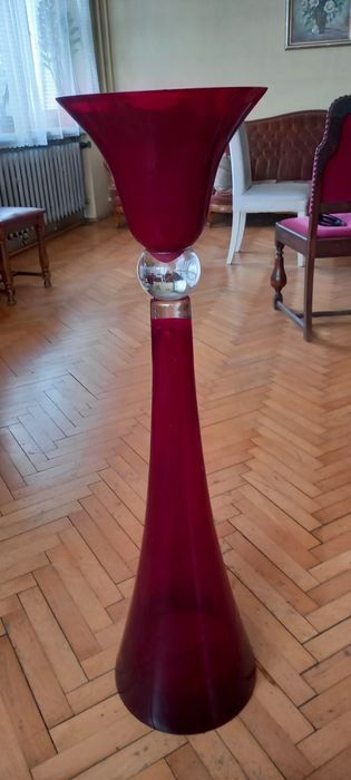 Obłędny gigantyczny wazon z czerwonego szkła