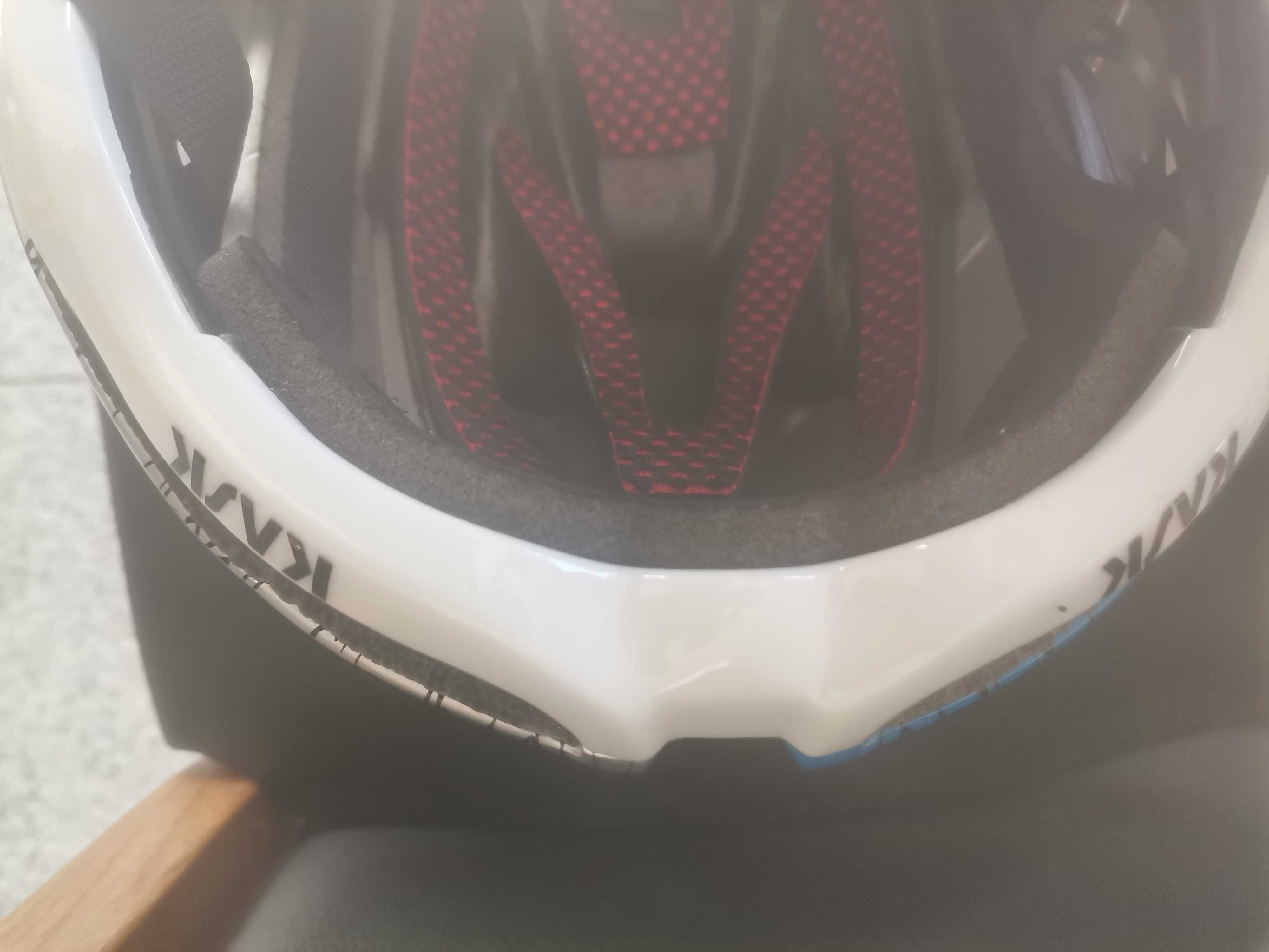 Kask rowerowy NOWY RED BULL