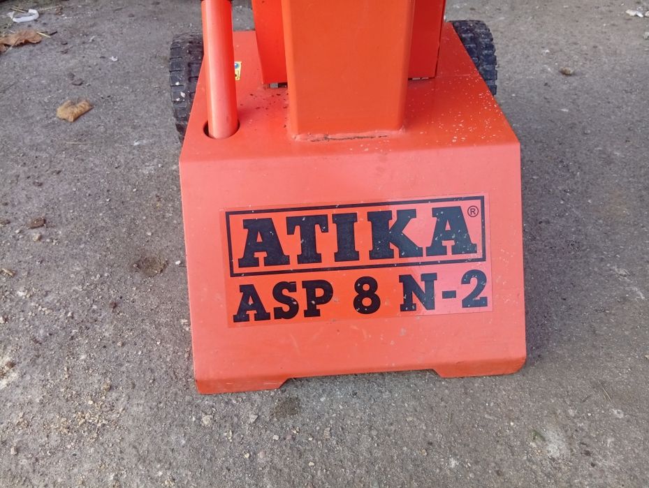 Hydrauliczna łuparka do drewna ATIKA 8T