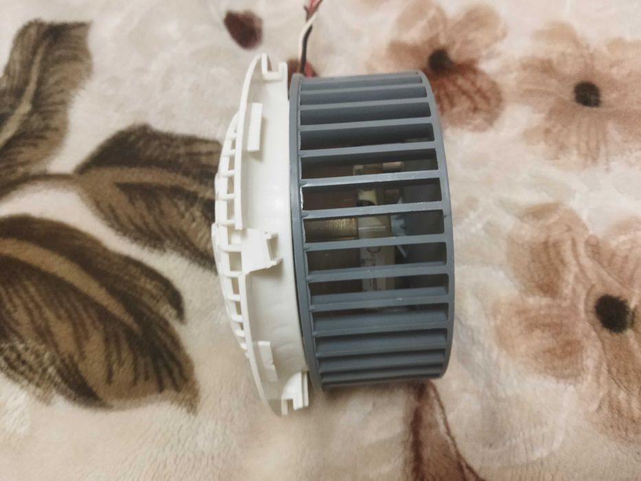 Мотор 3-х скоростой для вытяжки 145W.