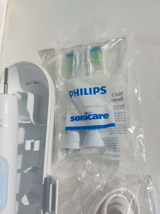 Зубна щітка philips 4500