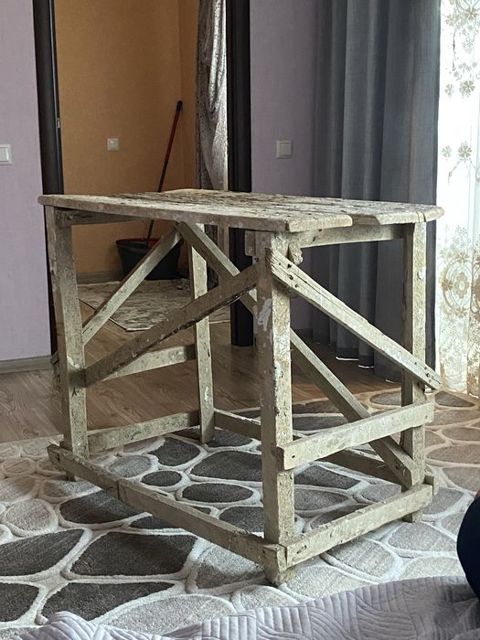Козел збитий з досок