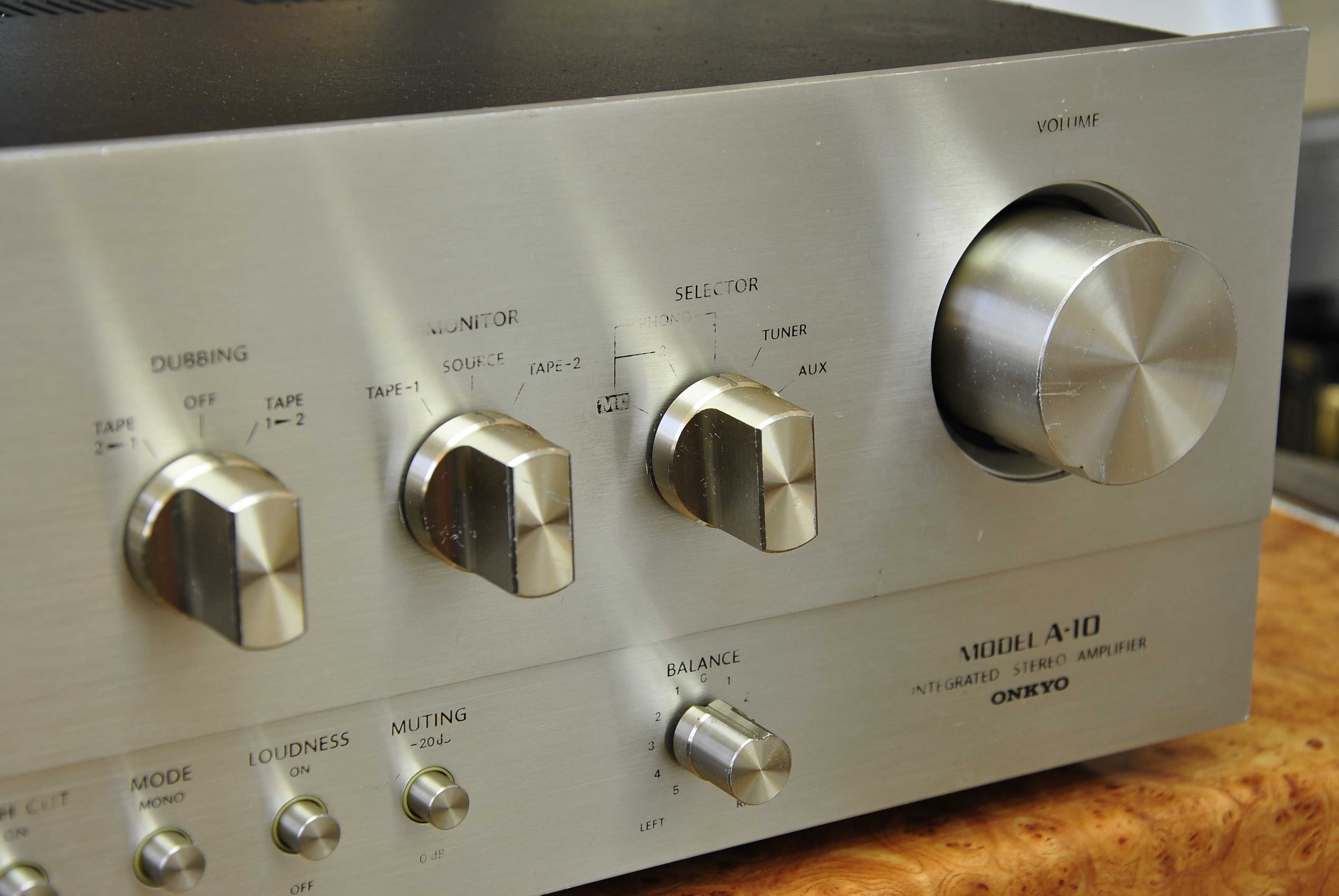 ONKYO A-10 (321 809) - HI-END! ТОПОВЫЙ, ДВОЙНОЕ МОНО! 18 кг, 2 транса