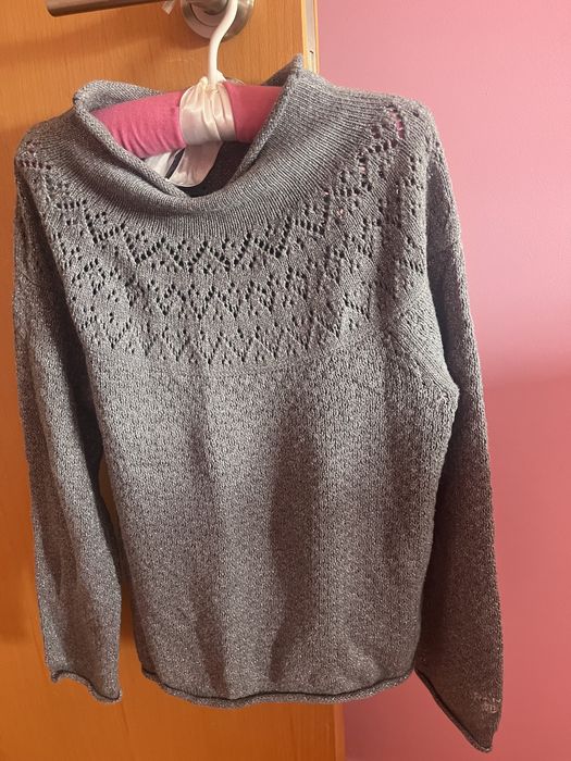 Camisola de malha cinzenta com brilhos