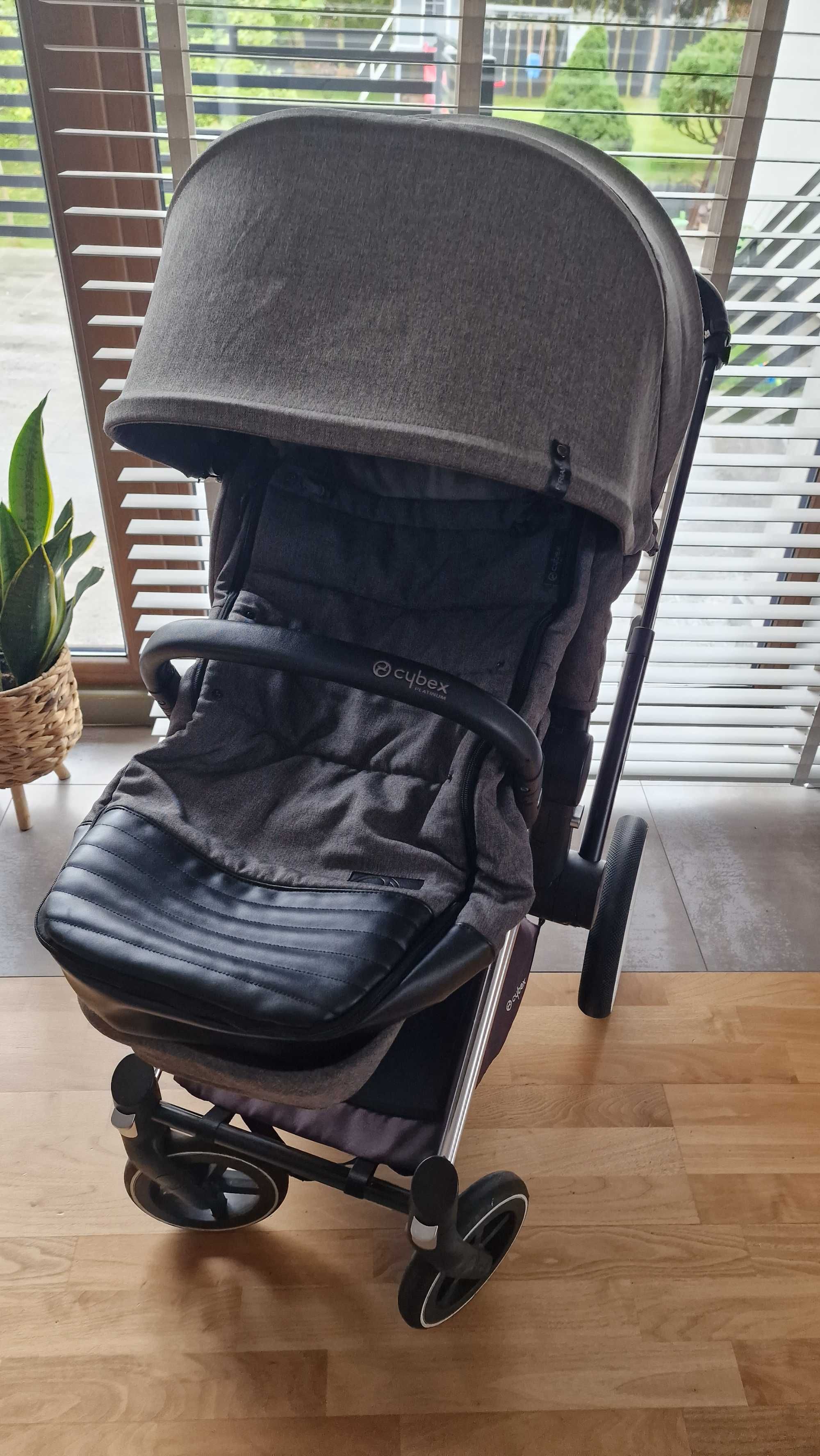 Sprzedam wózek Cybex Priam 1.0 Manhattan Grey z dodatkami.