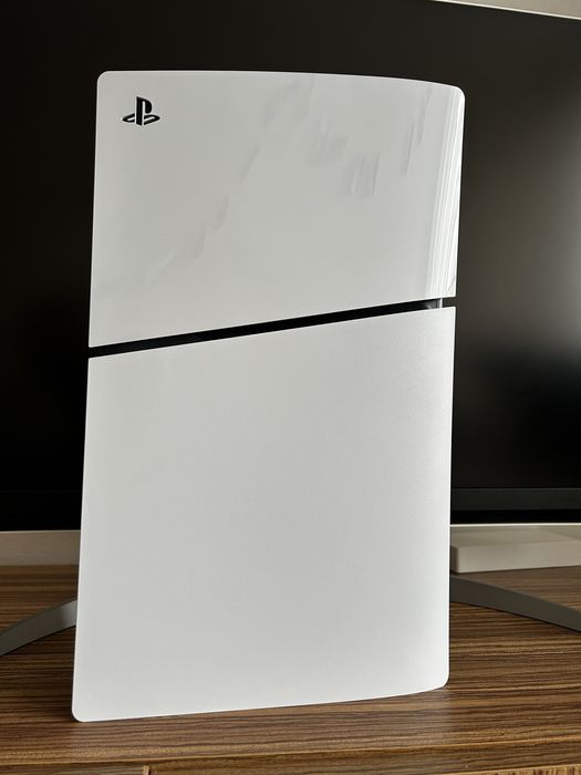 PlayStation 5 Digital Slim – stan idealny + nowy kupon na grę AstroBot