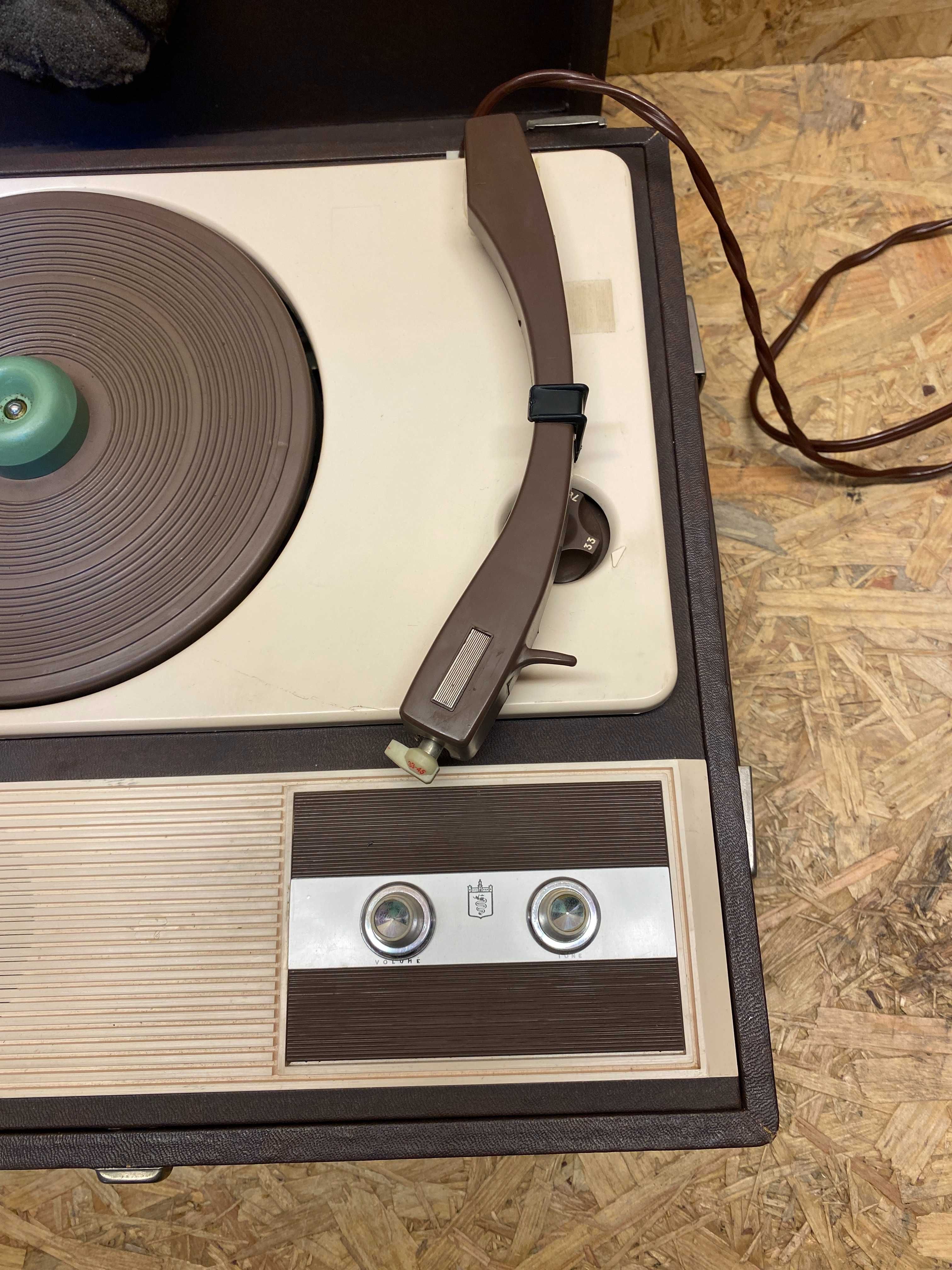 gramofon Dual Kosmophon 1003  walizkowy kolekcjonerski (film pokazowy)