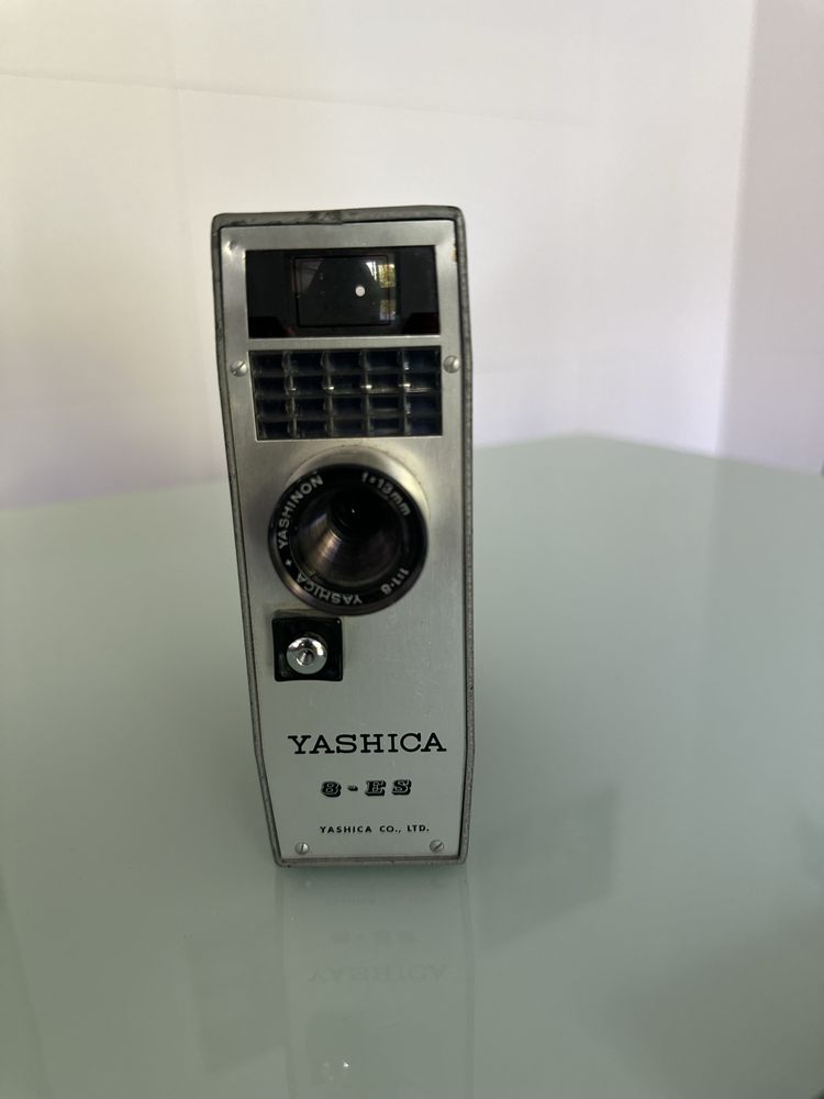 Yashica 8 MM - 8 ES câmera antiga