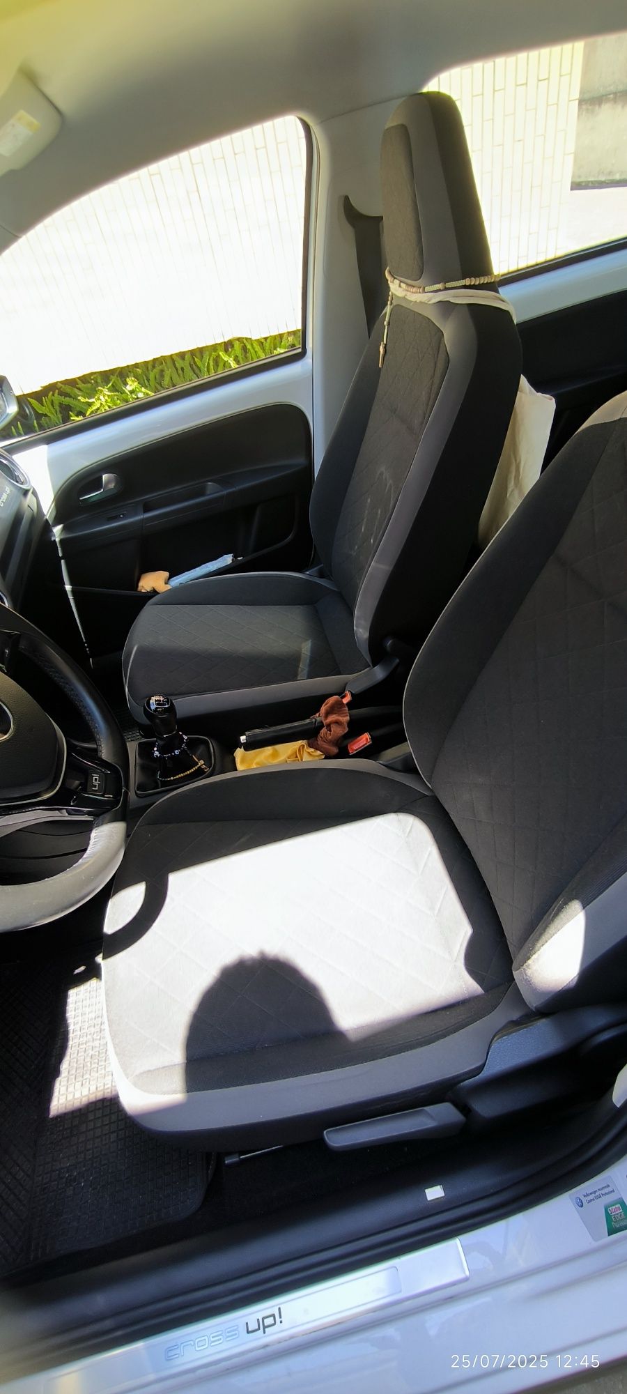 Volkswagen Cross UP