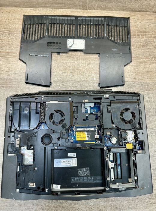 Ігровий ноутбук 18" Dell Alienware m18x R2