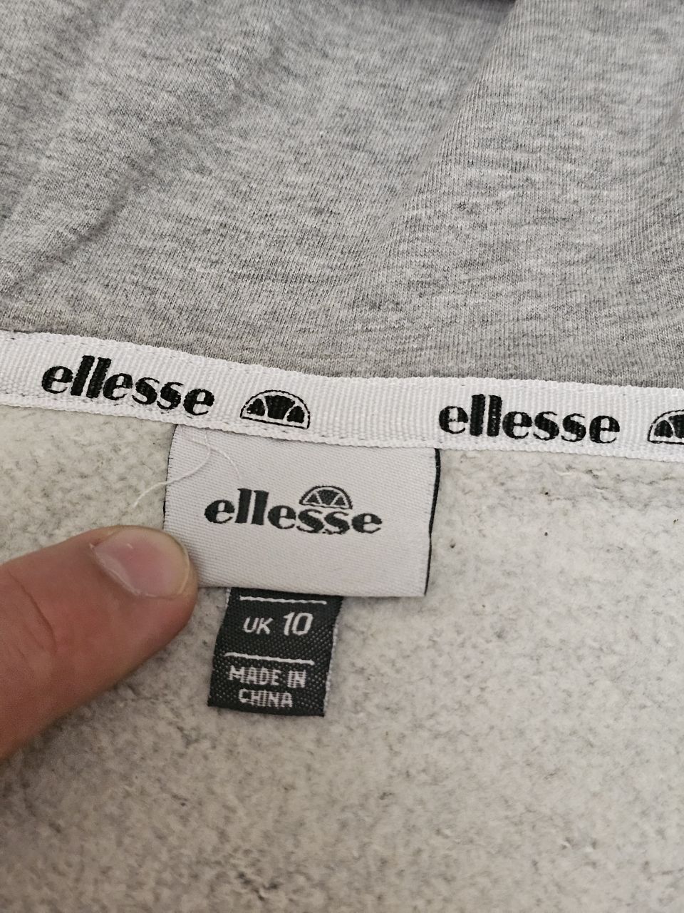 Зипка Ellesse/идеальное состояние/М размер