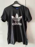 Czarny t-shirt adidas
