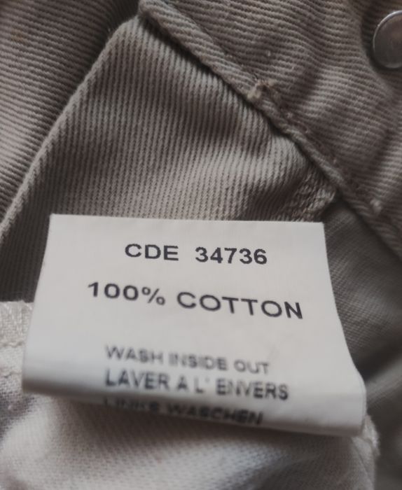 Szorty Carhartt.
Stan bardzo dobry, bez opakowania.
Odbiór osobisty.