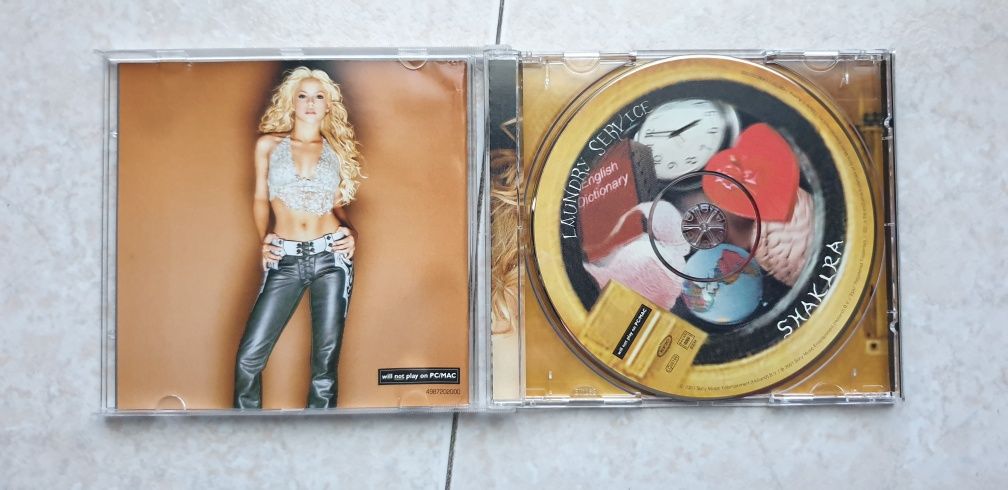 CD Shakira-Laundry Service