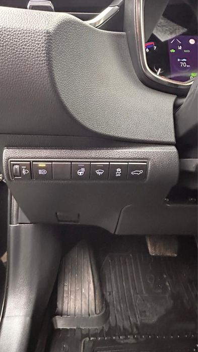 Toyota Corolla 2022 Hybryd hybryda benzyna 1.8 kombi przebieg 32tys km