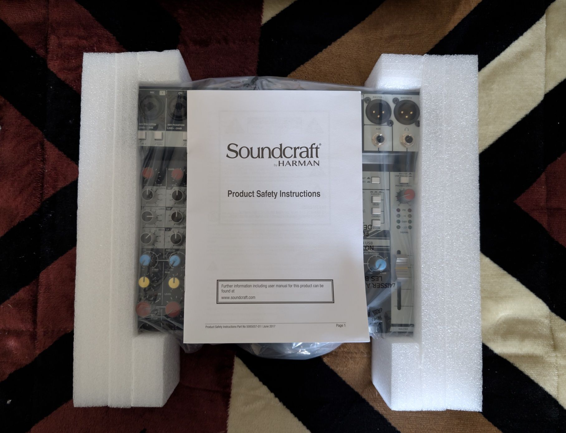 Mesa de mistura Soundcraft Notepad-12 FX