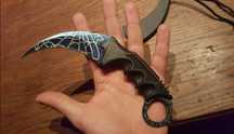 Nóż typu karambit CS:GO
