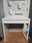 Biurko Białe Ikea + organizator ścienny z akcesoriami + mata na biurko