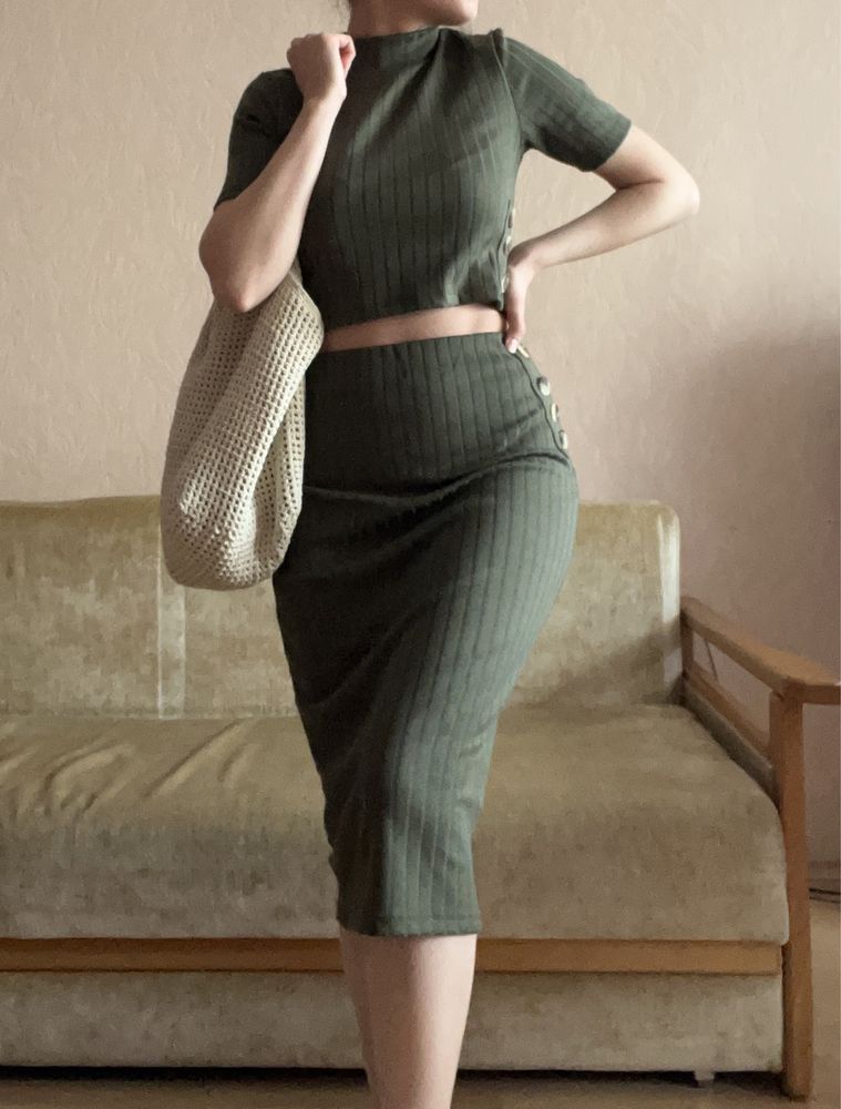 Костюм в рубчик від Colin’s