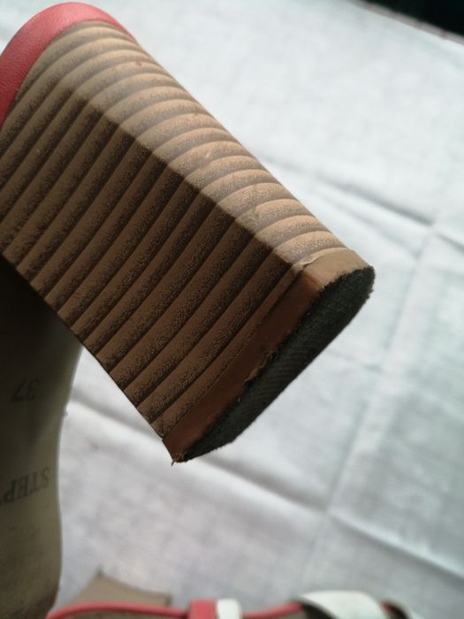 Продам жіночі шкіряні сапоги, сапожки  босоножки STEPTER