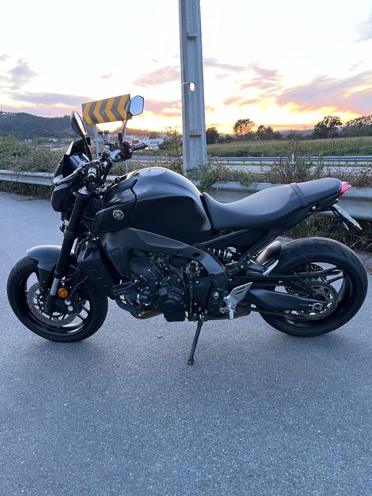 Yamaha MT-09 praticamente nova