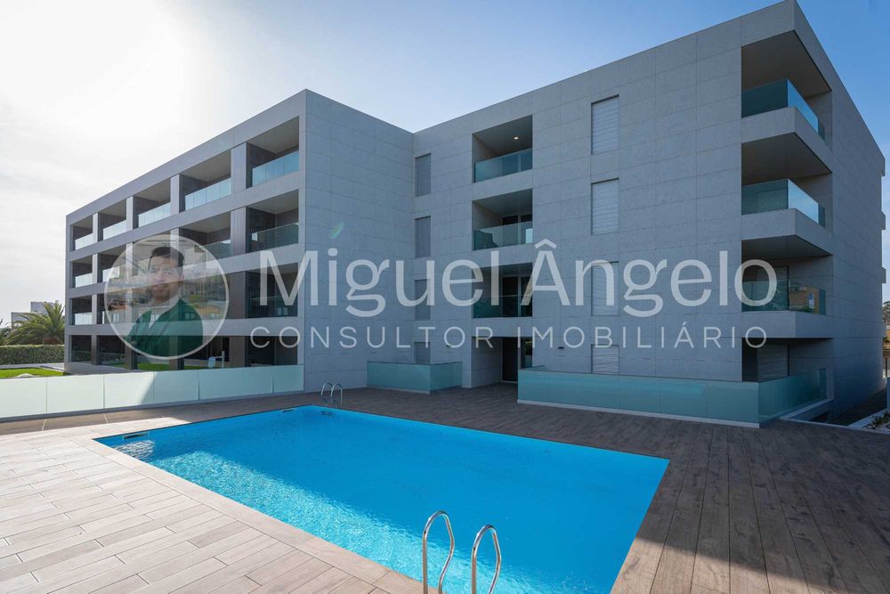 Apartamento Novo T1-200m da Praia c/ Box Fechada p/2 Carros - Madalena