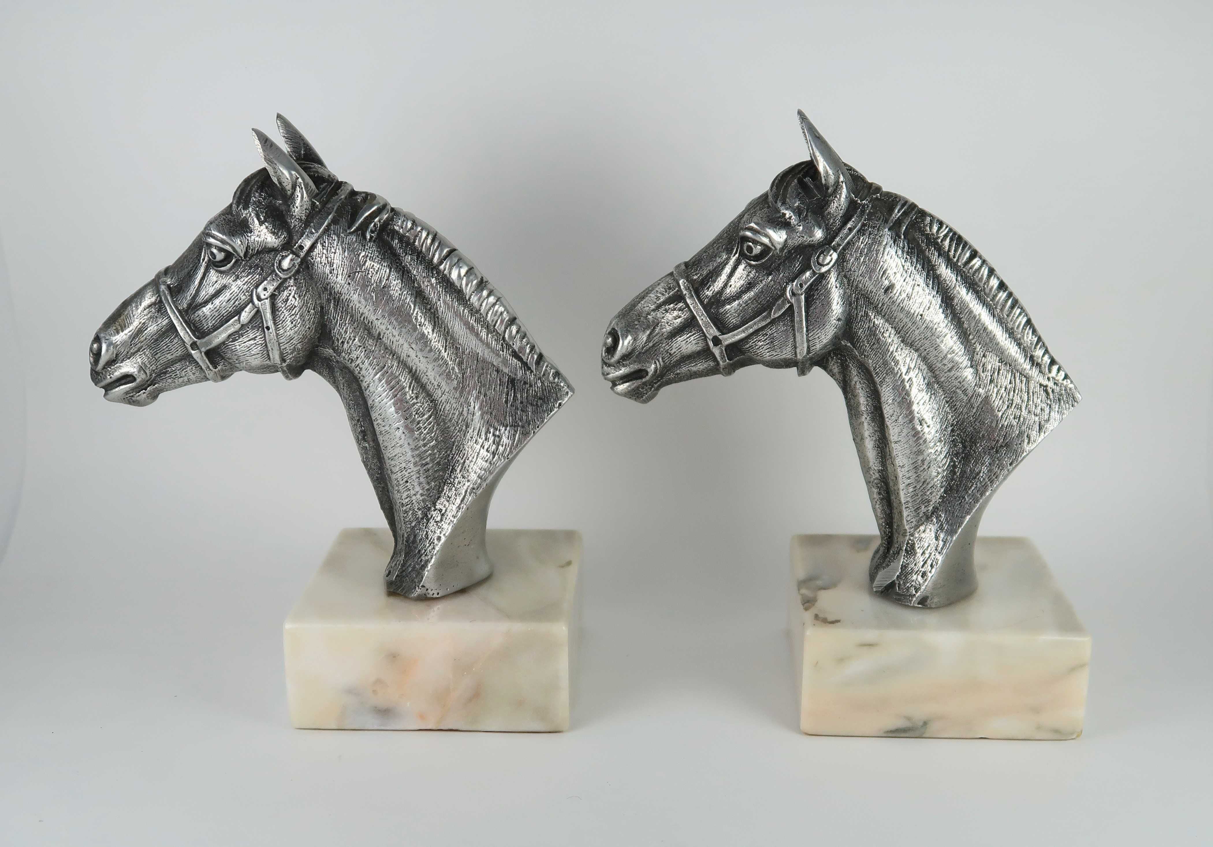 Par de Esculturas Art Deco - Cavalos