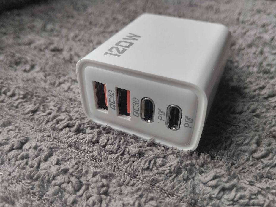 Зарядне 120W на 4 входи. Usb та  Type-C