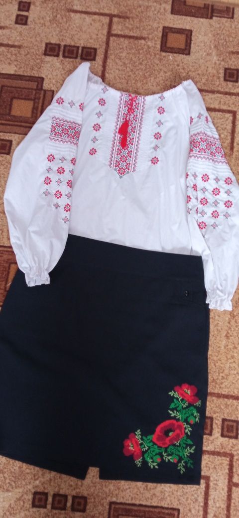 Вишиванка (жакет, спідниця та сорочка)