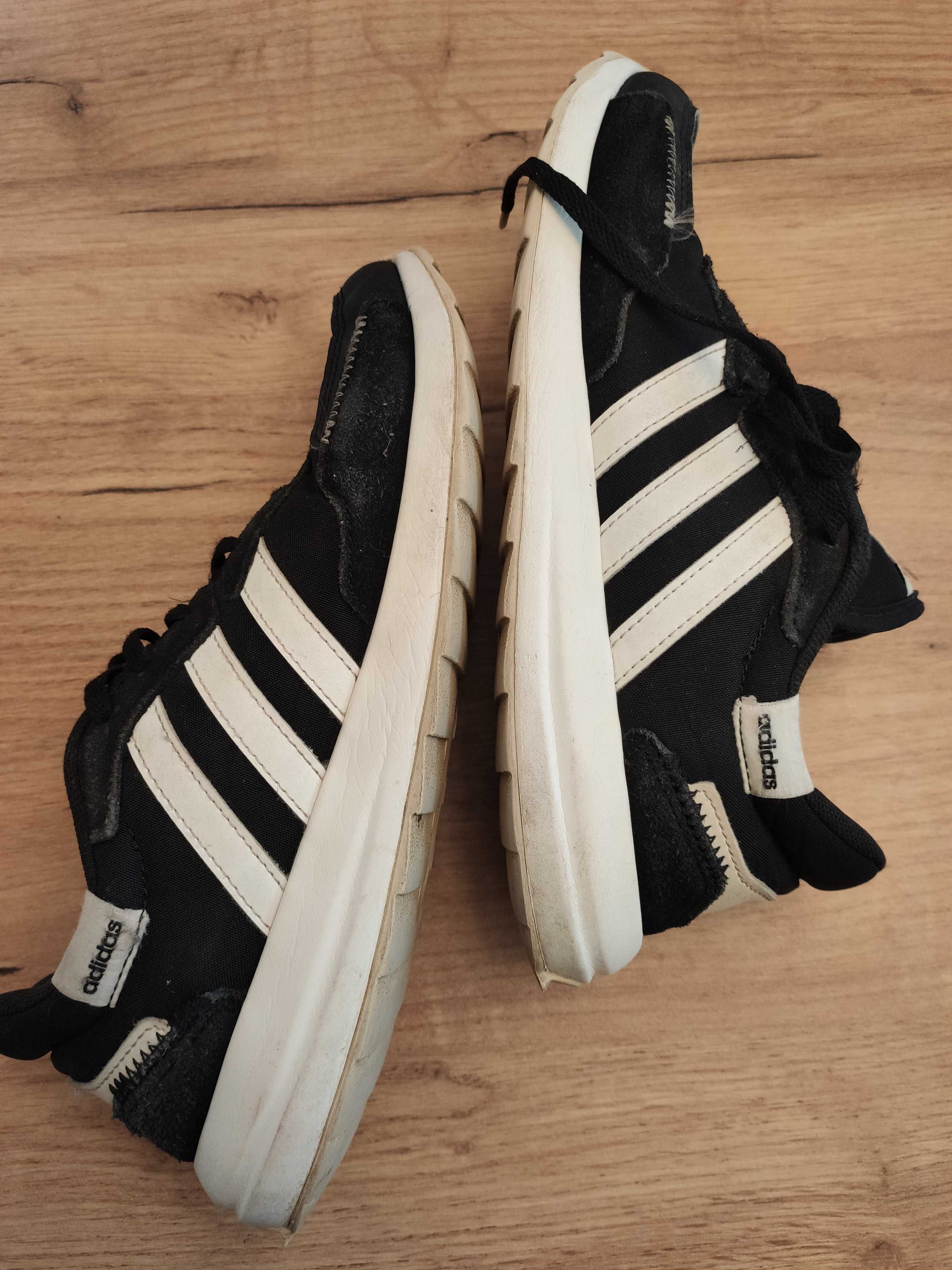 buty Adidas rozm. 39,5 (38); dł. wkładki 24 cm *bdb