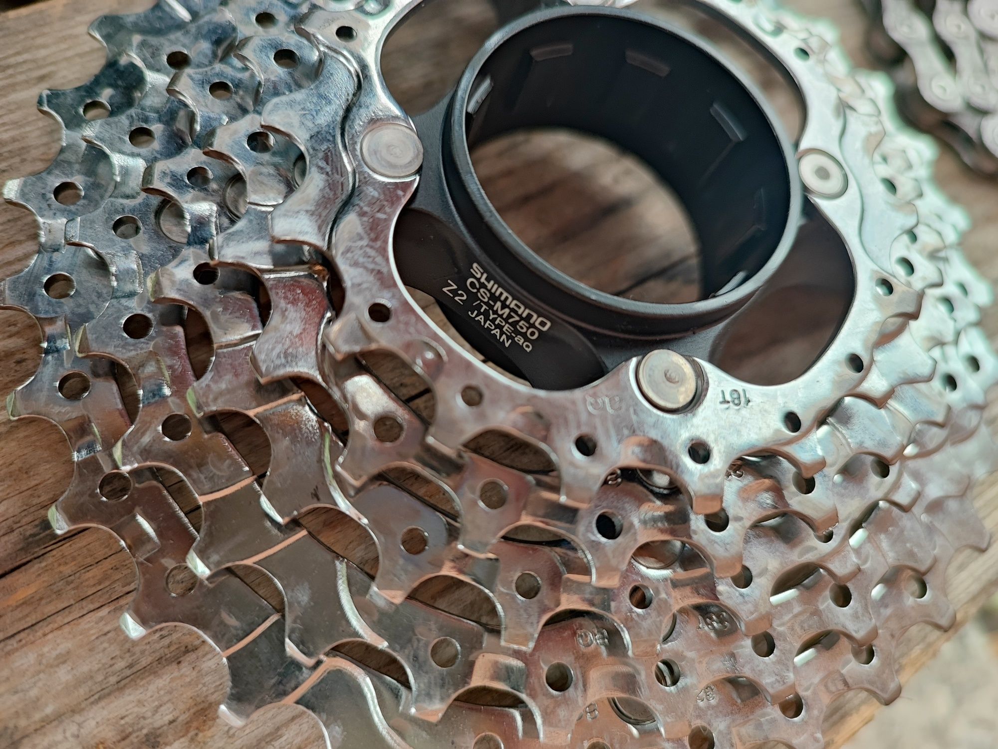 Kaseta rowerowa Shimano Deore XT M750 9 rzędów + HG73 Retro MTB