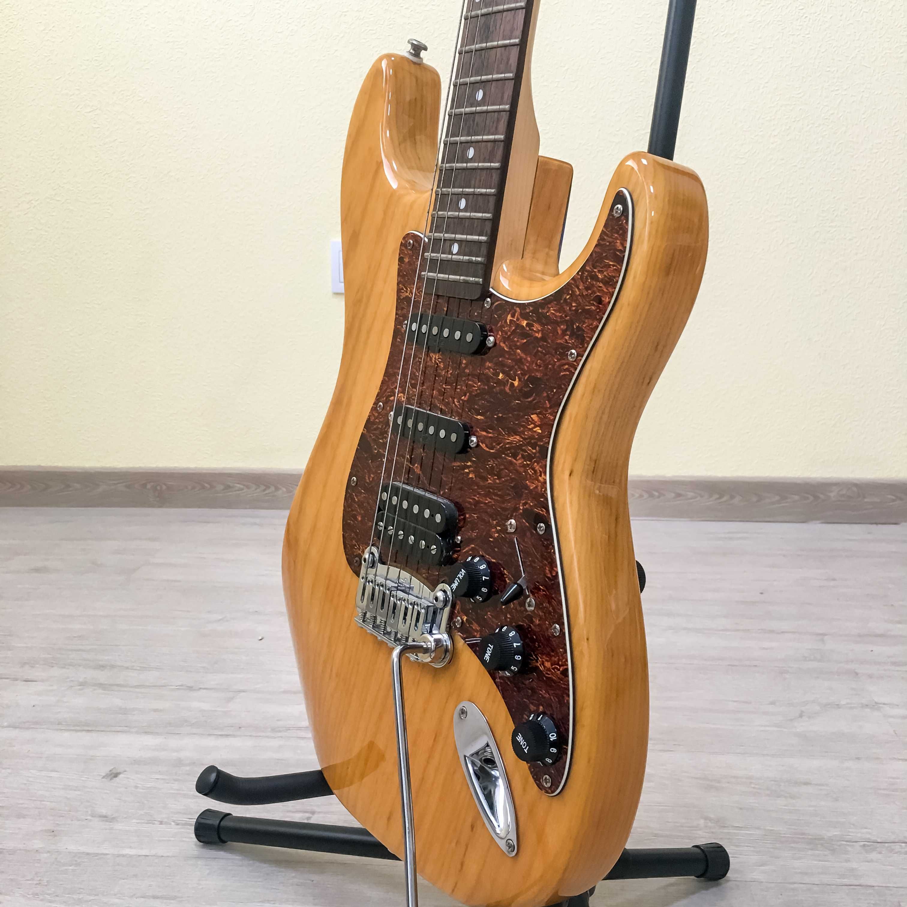 Увага розпродаж! Електрогітара G&L TRIBUTE LEGACY