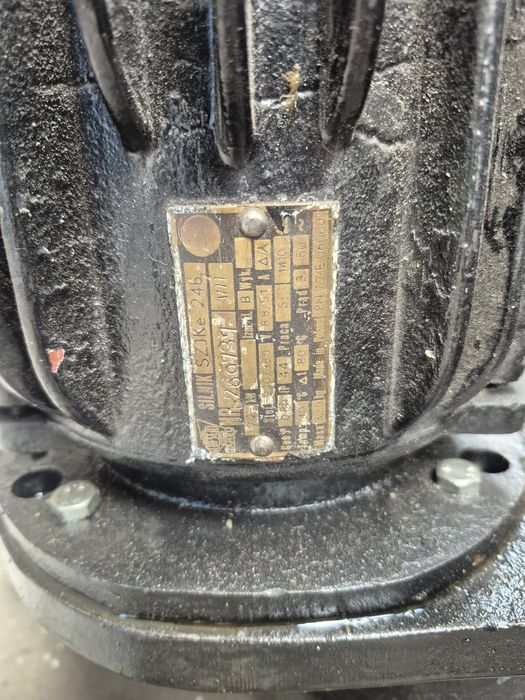 Podnośnik czterokolumnowy śrubowy