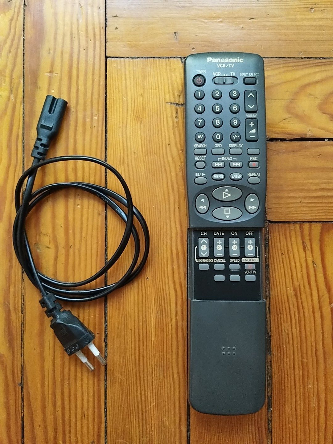 Видеомагнитофон Panasonic NV-SD235