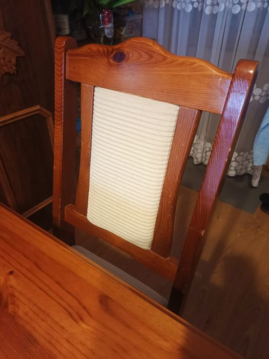 Zestaw stół z krzesłami