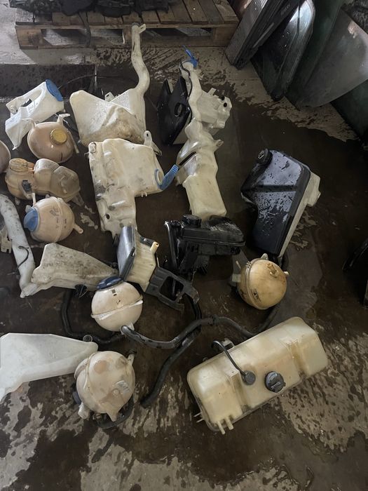 Varios peças mija mija e deposito de agua muitas marcas