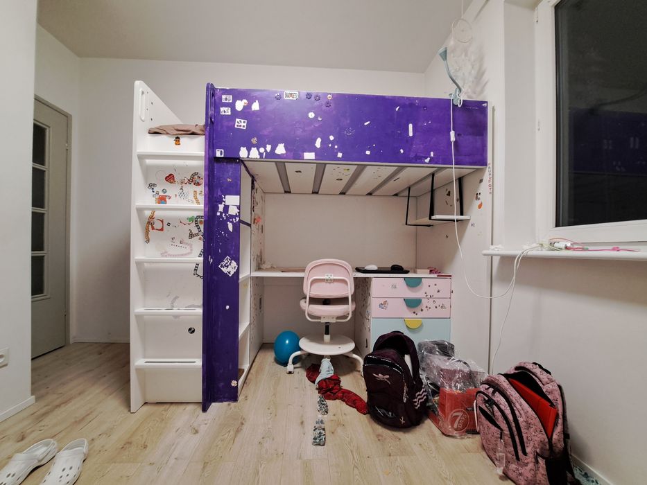 Oddam łóżko piętrowe i krzesło